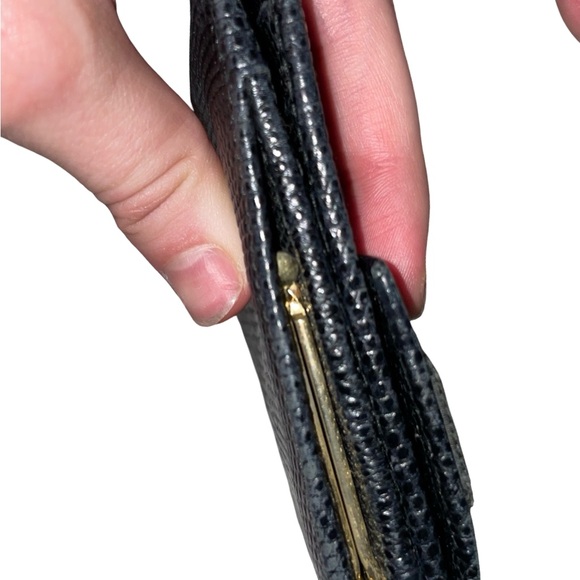 Salvatore Ferragamo Vintage Vara Bow Compact Wallet with Kiss Lock - Picture 9 of 16